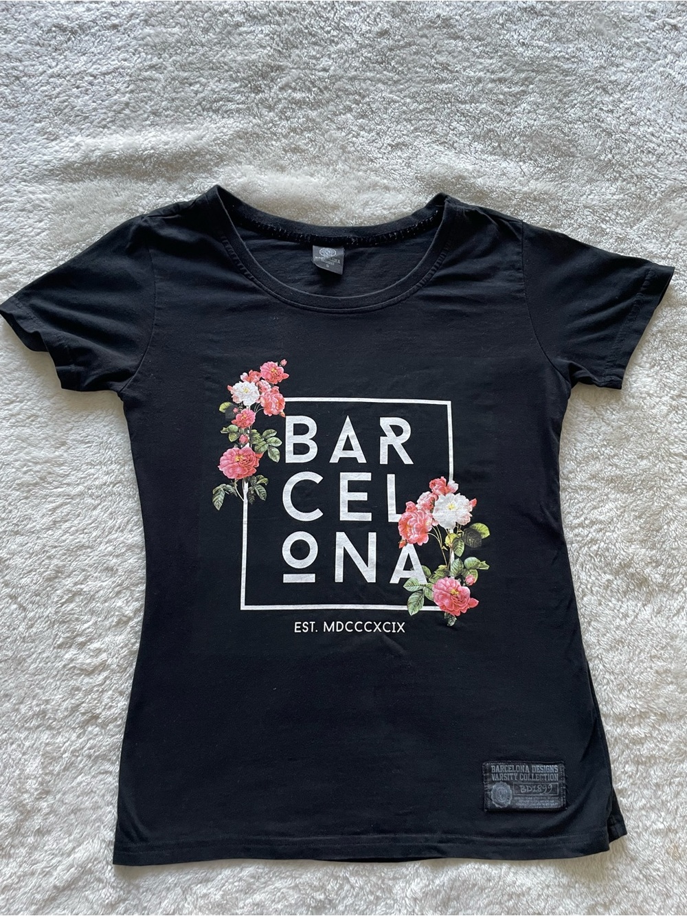 Barcelona Designs Floral Graphic Tee Black Size Small